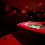 Jacuzzi Et Confort - 002 Apartment