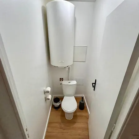 Jacuzzi Et Confort - 002 Apartament